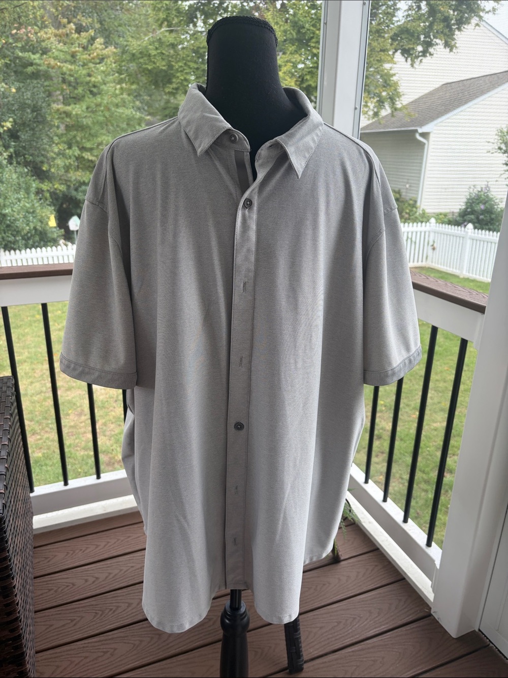 Men's VRST Short-Sleeve Button-Up Shirt in Light Gray